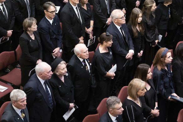 Former Prime Ministers (middle row RL) Scott Morrison with wife Jenny, John Howard with wife Janette and Paul Keating at the service.