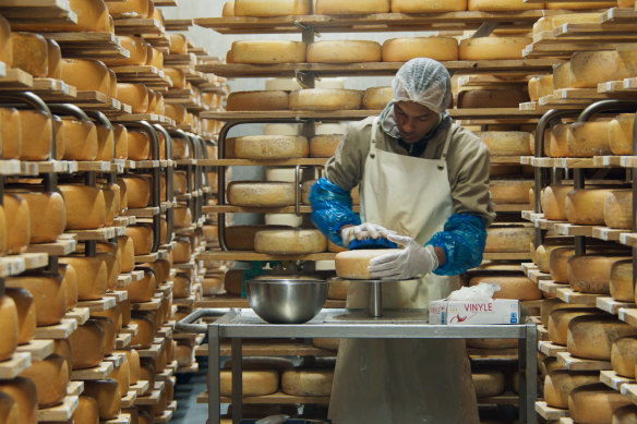 Wiseman has fashioned a very modern portrait of a service industry centred on high-quality food.