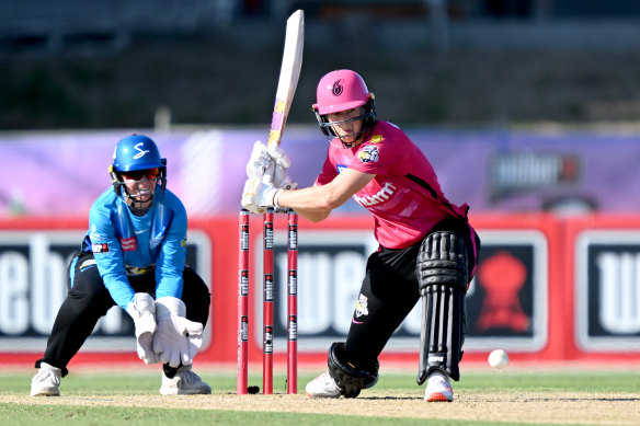 Ellyse Perry at the crease for the Sixers.