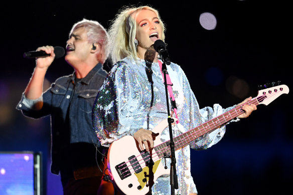 George and Emma Sheppard perform at the AFL Grand Final half-time show.