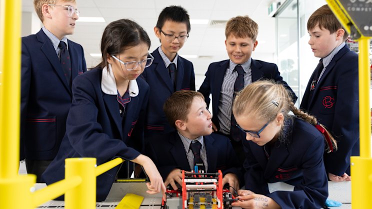 Australian Students Record Lowest Digital Literacy Scores in 20 Years
