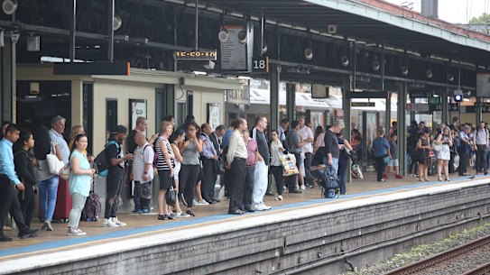 Sydney rail shake-up forces more commuters to switch trains at Central