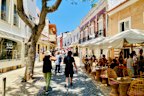Cafes and restaurants in Portugal have to make the government’s red complaints book accessible.