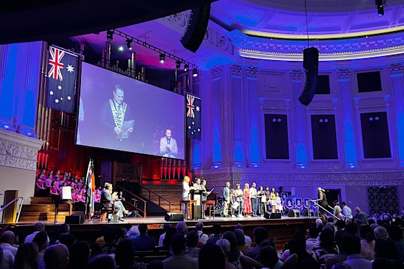 A Prefeitura de Brisbane é usada para inúmeros eventos, mas poderia se tornar um espaço para apresentações ao vivo à noite?