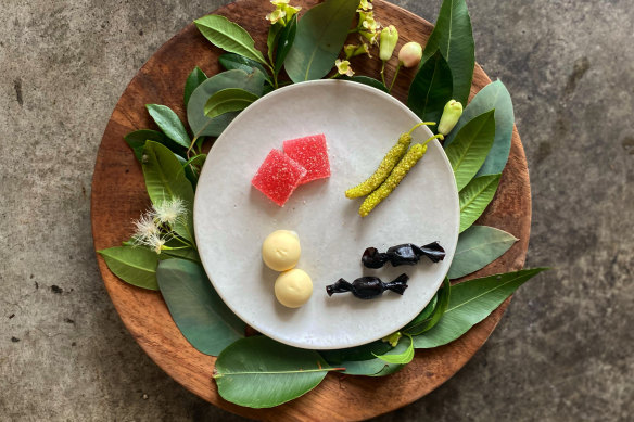 The Pipit menu is peppered with local plants.