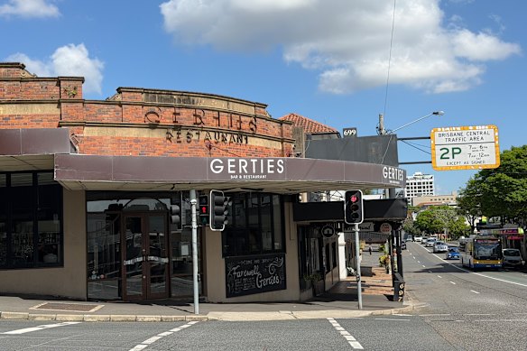 Mientras que otros han ido y venido durante las últimas tres décadas, Gerties ha tenido una presencia constante en la intersección de las calles Brunswick y Baker.