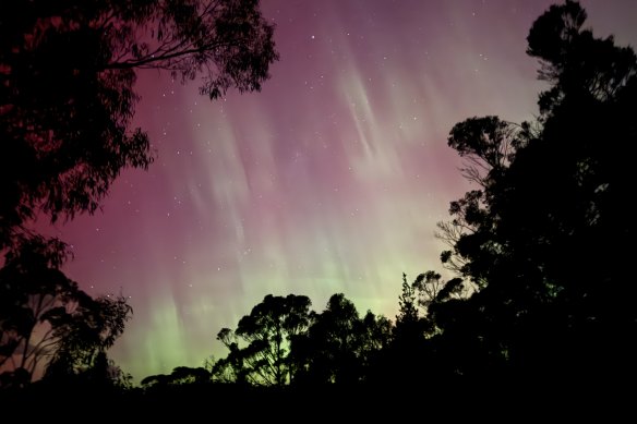 Stunning images of Aurora Australis lighting up the night sky