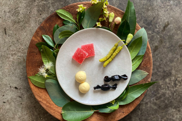The Pipit menu is peppered with local plants.