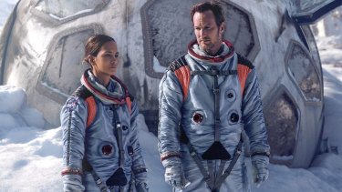 Halle Berry and Patrick Wilson in Moonfall.