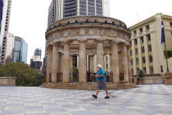 Queensland Anzac Day dawn services to return in 2021