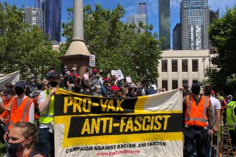 The counter demonstration on the corner of Russell Street and Victoria Streets.