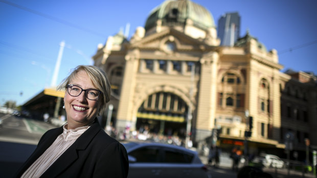 Lord mayoral candidate Sally Capp has given in-principle support for the Apple store in Federation Square.