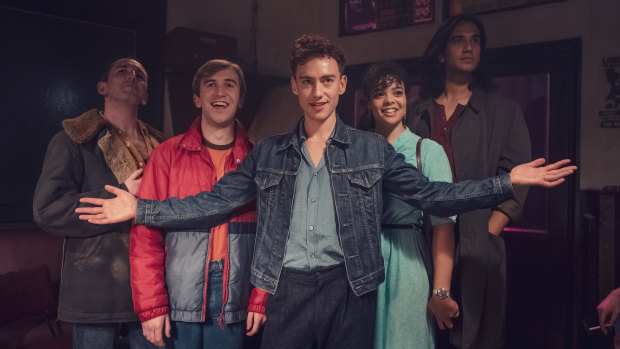 From left: David Carlyle as Gregory, Callum Scott Howells as Colin, Olly Alexander as Ritchie, Lydia West as Jill and Nathaniel Curtis as Ash.