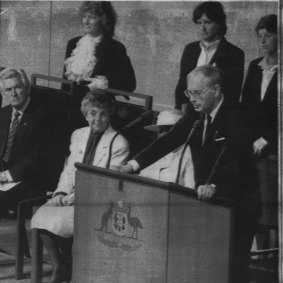 Ninian Stephen speaks at the opening of the first session of the new Parliament House.