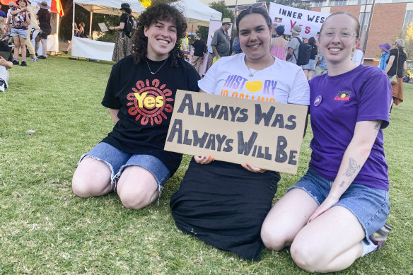 Liora Hoenig, Ngarrendjeri woman Ella Rigney, and Alice Whittlesea at the Sydney Walk for Yes.