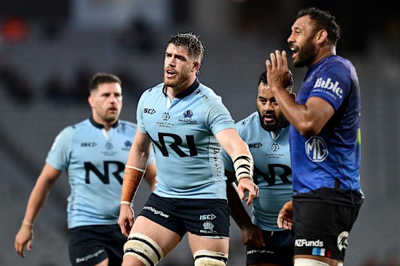 Fergus Lee-Warner of the Waratahs prepares for a lineout 