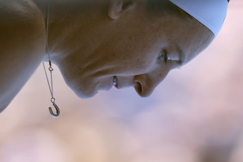 Azarenka takes a moment during her straight sets loss to Yastremska.