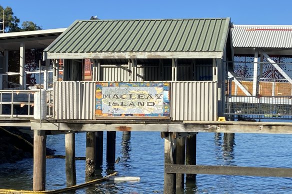 Macleay Island.