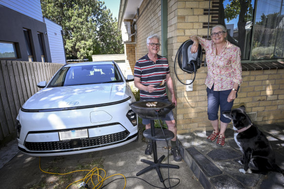 David and Ruth Hudspeth invited guests to demonstrate what was possible with clean energy.
