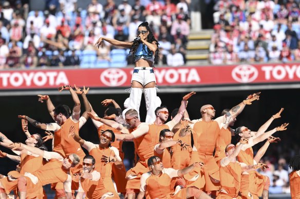 Katy Perry brought high energy and great sound to the grand final’s pre-show entertainment.