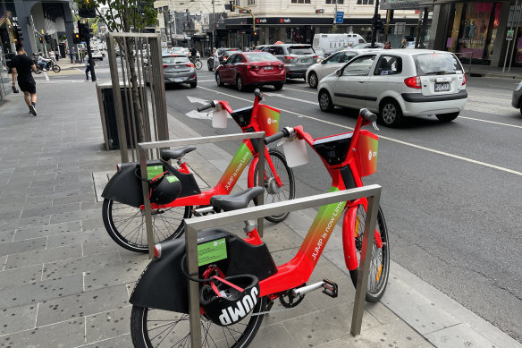 There are 400 Lime share bikes on Melbourne's streets.