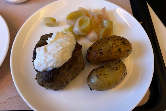The main was a little grey … beef fillet with a horseradish sauce, roast potatoes and leek.