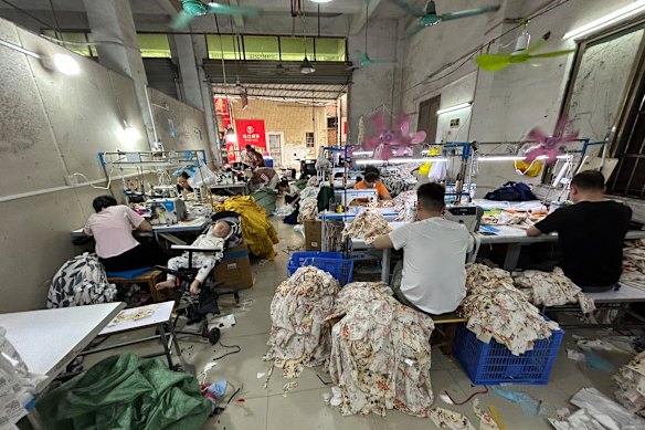 Clothing workers in Guangzhou's 