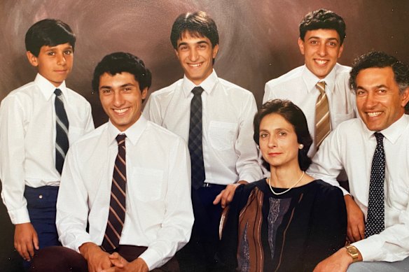 Hugh de Kretser (far left) with his three older brothers, their mum Jan and dad David. 