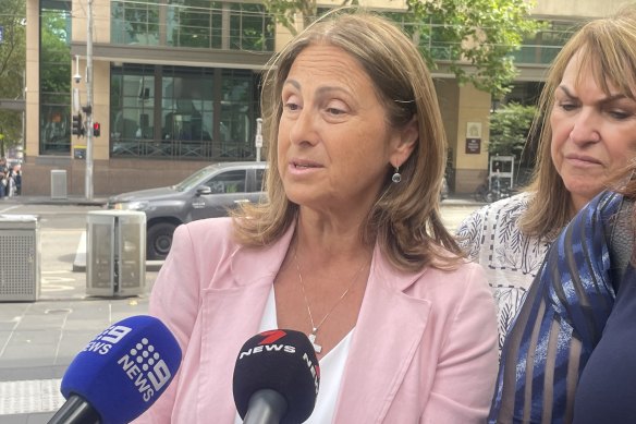 Outside the County Court, Erta Rubin, a relative and victim of Del Vecchio, lashed the Commonwealth Bank for failing to intervene.