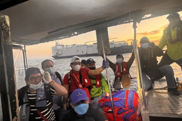 The remaining 16 crew members of the Yangtze Fortune finally left the ship by charter boat on Wednesday morning.