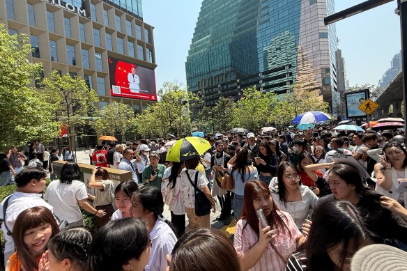 People in Bangkok left their homes and congregated on the streets after the earthquake.