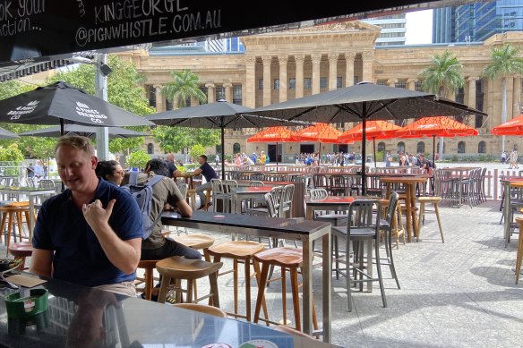 Pig and Whistle, King George Square.
