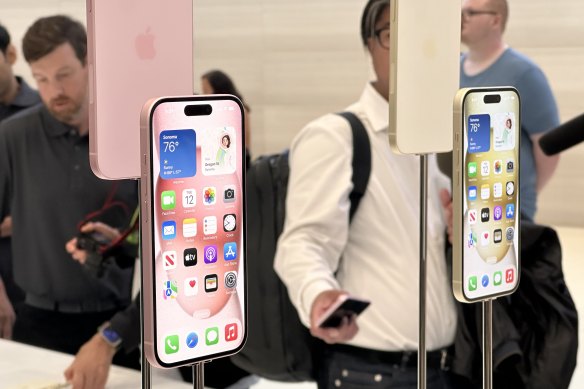 Prices For Apple's 2023 iPhone 15 Ultra May Start From $1300