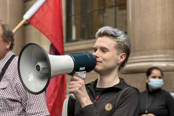 ‘Max’ addressing the Apple workers on strike in Brisbane. 