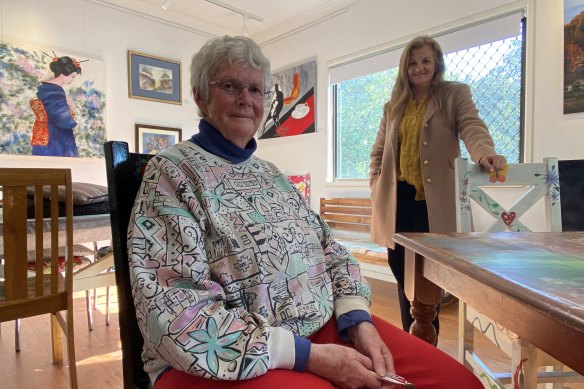 Artist Barbara Wilson from Lamb Island at Russell Island’s Farm Gallery with Redlands mayor Karen Williams. Art is a growing tourism magnet for the bay islands.