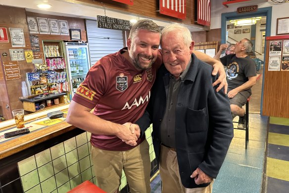 Roy Masters and a Maroons fan at a pub in Winton.