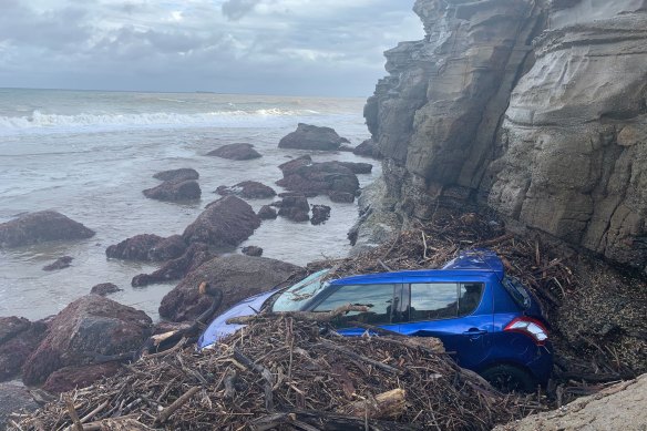 The car washed up on the cliffs at Stanwell Park.