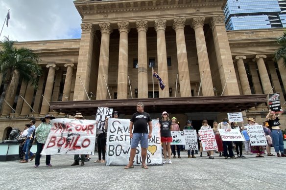 Brisbane musician Eugene Shannon leads a group of 50 community artists protesting against the planned closure of another community arts and music venue.