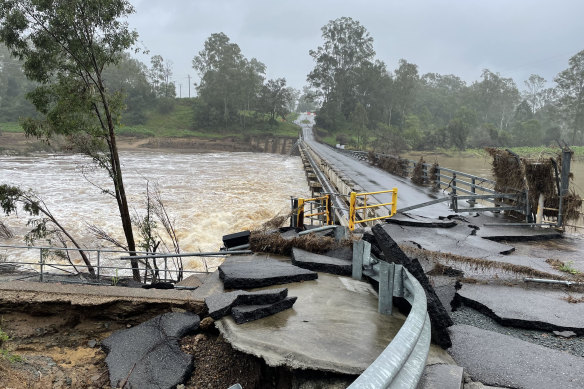 “Organic or plastic. Plant, animal or mineral. In the face of a river roused to anger, this is our shared fate”: Flood damage at Mt Crosby Weir. 