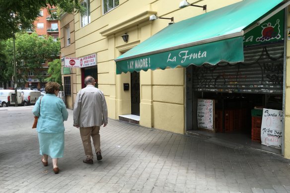 A fruit shop closed for siesta. It’s still a thing.