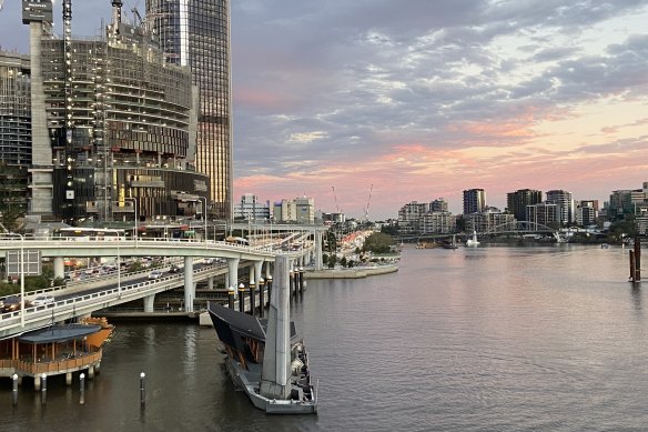 The new semi-circular extensions of the northern Brisbane River bank - The Landing - are beginning to emerge.