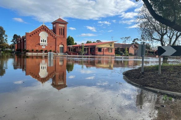 Floodwaters surround a Mooroopna school in October.