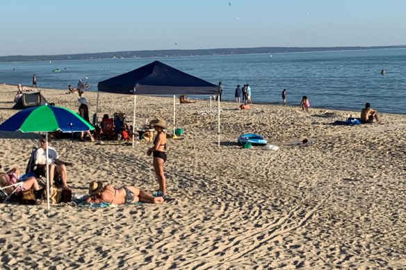 With temperatures in the high 20s bay beaches such as Aspendale were busy on Sunday.