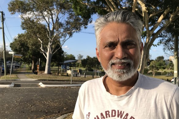 Ruwan Kalu, de Stones Corner, na rua onde o homem procurado foi filmado depois que um bebê foi queimado com café.