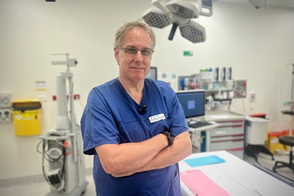 Professor Roy Kimble, Diretor de Cirurgia Pediátrica, Queimaduras e Trauma do Hospital Infantil de Queensland.