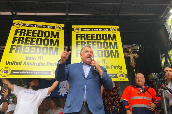 Craig Kelly speaks at the Sydney anti-vax freedom rally.