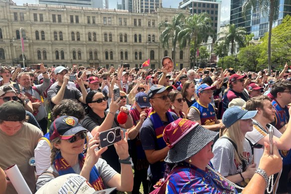 Hundreds – if not thousands – turned out to greet the Brisbane Lions at Queens Garden on Tuesday.