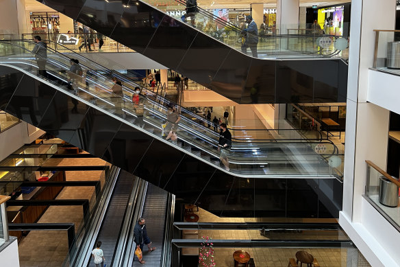 Australian consumer confidence fell to its lowest level since the second Melbourne lockdown in 2020.