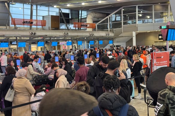 Long queues at Sydney domestic airport on Friday afternoon. 