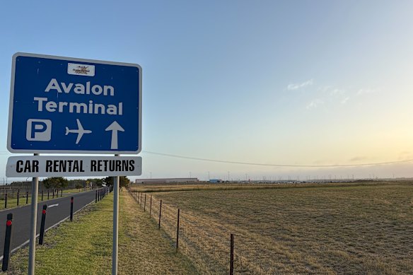 There were delays at Avalon Airport after the police were called to a bomb threat. 
